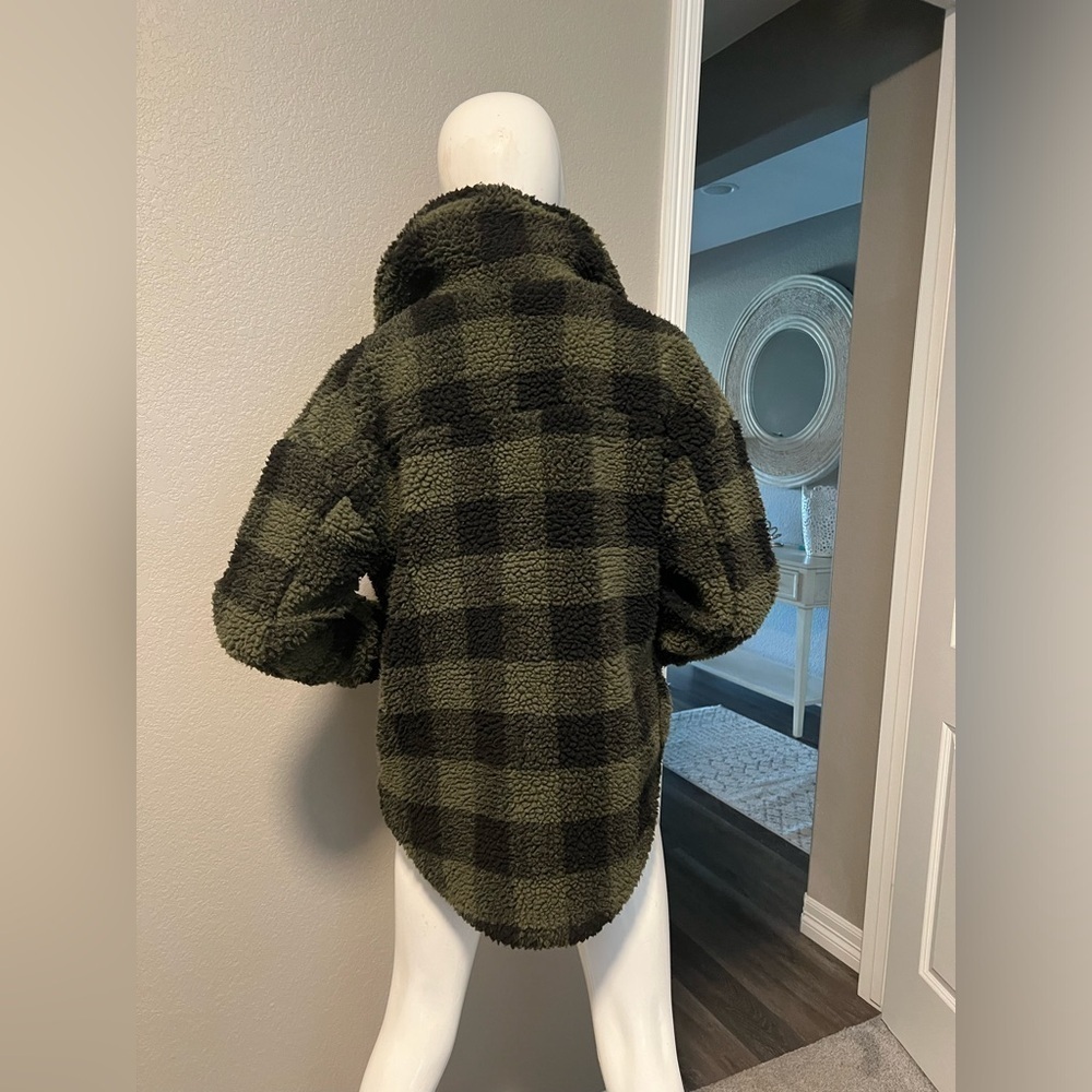 Lucky Brand Faux Sherpa Plaid Coat. Size XS - Picture 4 of 12